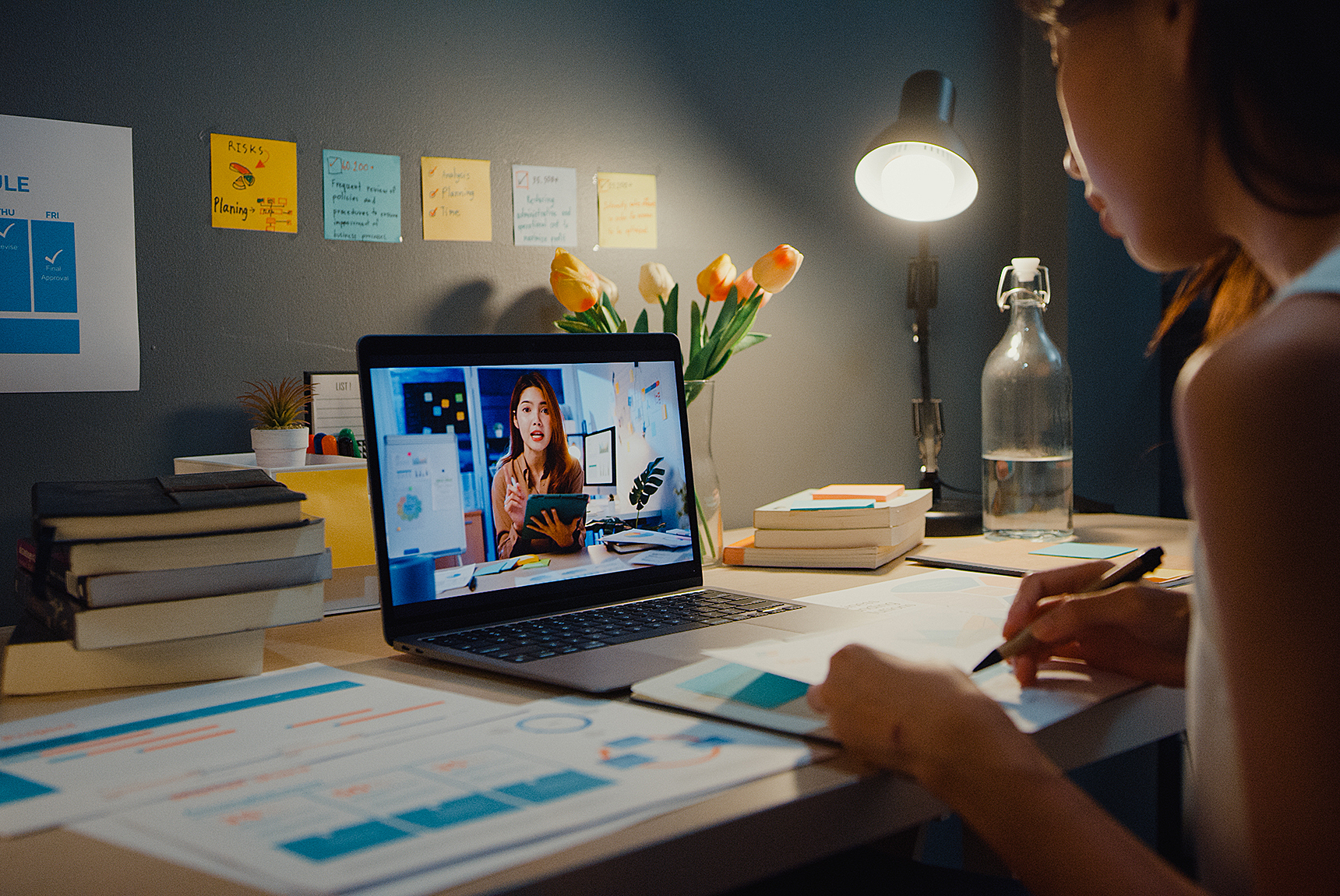 Student studying online with Radicle Study tutor